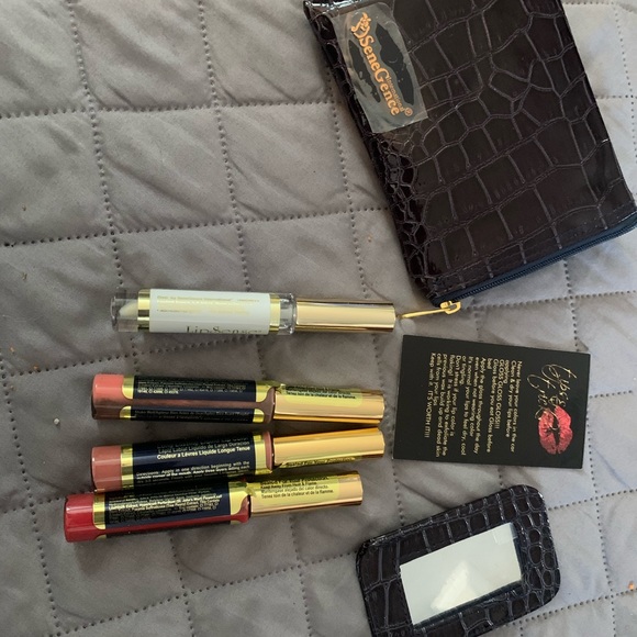 Lip sense❤️❤️❤️comes with holding case and mirror NEW - Picture 2 of 2